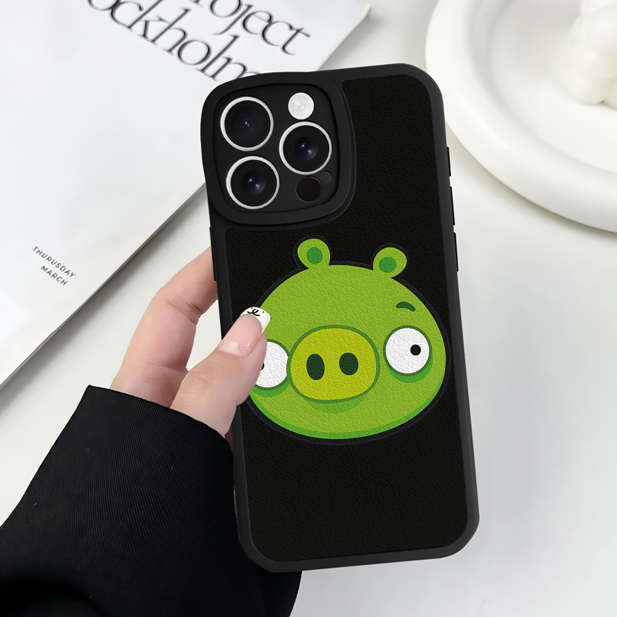 （画像用） Angry Birds アングリーバード 【iPhone 16シリーズ対応】シリコンスマホケース（レザー調） 材質：シリコン